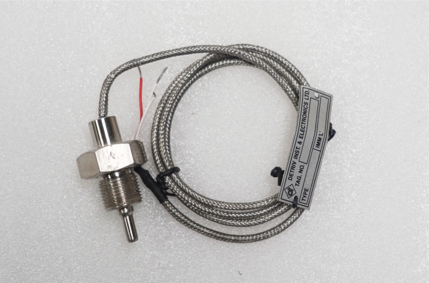 Output oil air temperature sensor